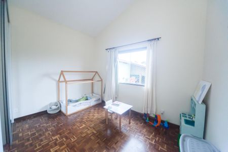 Casa de condomínio à venda com 540m², 4 quartos e 5 vagassuite 2