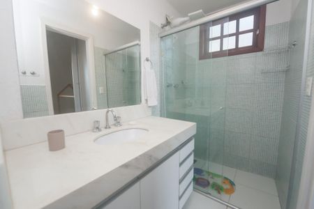 Casa de condomínio à venda com 540m², 4 quartos e 5 vagasBanheiro suite 2