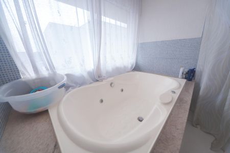Casa de condomínio à venda com 540m², 4 quartos e 5 vagasBanheiro suite 3