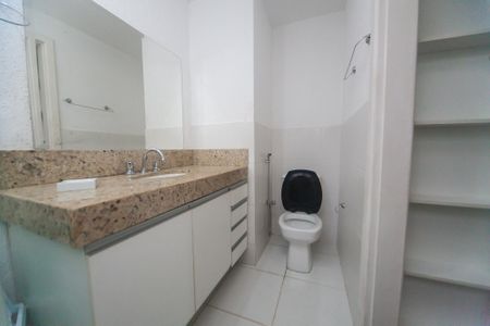 Casa de condomínio à venda com 540m², 4 quartos e 5 vagasBanheiro suite 1