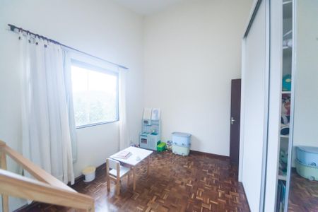 Casa de condomínio à venda com 540m², 4 quartos e 5 vagassuite 2
