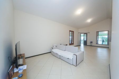 Casa de condomínio à venda com 540m², 4 quartos e 5 vagassala
