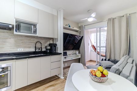 Sala e Cozinha de apartamento para alugar com 1 quarto, 38m² em Centro Histórico de São Paulo, São Paulo