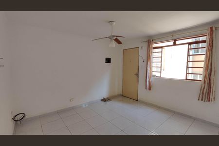 Sala de casa de condomínio para alugar com 2 quartos, 43m² em Jardim America, Poá