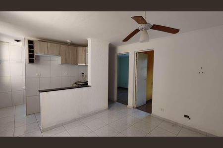 Sala de casa de condomínio para alugar com 2 quartos, 43m² em Jardim America, Poá