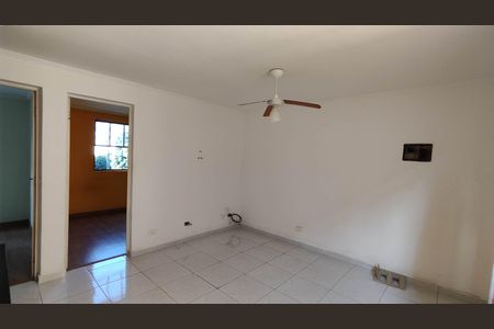 Sala de casa de condomínio para alugar com 2 quartos, 43m² em Jardim America, Poá