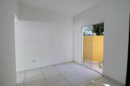 Quarto de casa para alugar com 1 quarto, 22m² em Cidade dos Bandeirantes, São Paulo