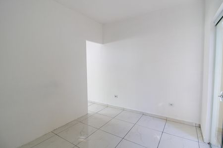 Quarto de casa para alugar com 1 quarto, 22m² em Cidade dos Bandeirantes, São Paulo