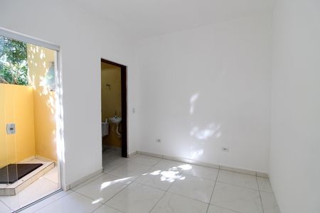 Quarto de casa para alugar com 1 quarto, 22m² em Cidade dos Bandeirantes, São Paulo