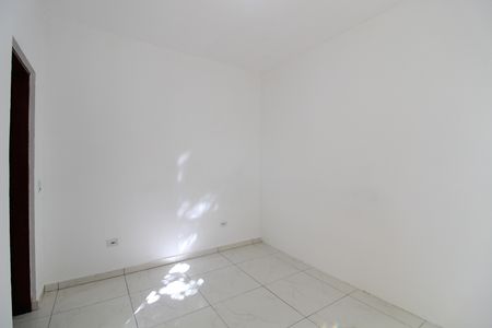 Quarto de casa para alugar com 1 quarto, 22m² em Cidade dos Bandeirantes, São Paulo