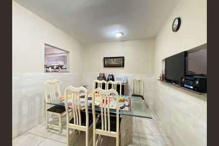 Casa à venda com 200m², 2 quartos e sem vaga