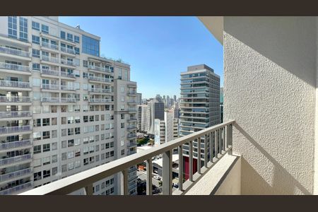 Varanda de kitnet/studio para alugar com 1 quarto, 24m² em Pinheiros, São Paulo