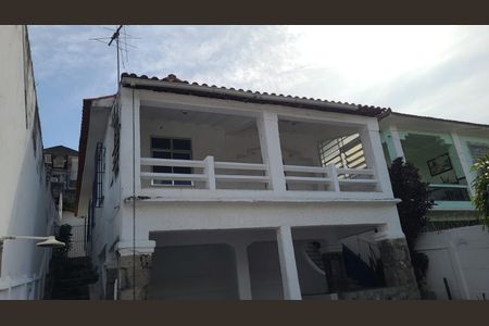 Casa à venda com 320m², 3 quartos e 1 vagaÁrea externa