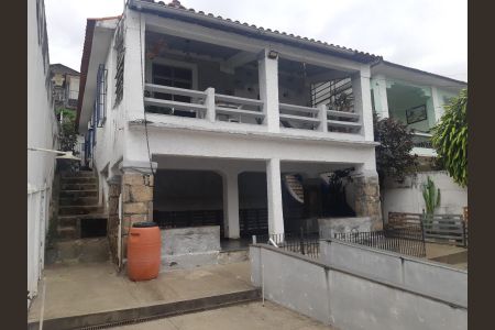 Casa à venda com 320m², 3 quartos e 1 vagaÁrea externa