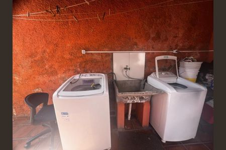 Casa à venda com 280m², 4 quartos e 3 vagas Casa à venda com 280m², 4 quartos e 3 vagasFoto 01