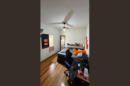 Quarto de casa para alugar com 4 quartos, 180m² em Conjunto Ademar Maldonado, Belo Horizonte