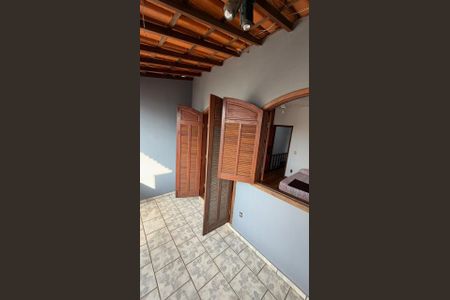 Casa para alugar com 180m², 4 quartos e 6 vagas Casa para alugar com 180m², 4 quartos e 6 vagasÁrea Externa