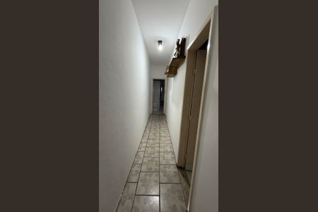 Casa para alugar com 180m², 4 quartos e 6 vagas Casa para alugar com 180m², 4 quartos e 6 vagasCorredor