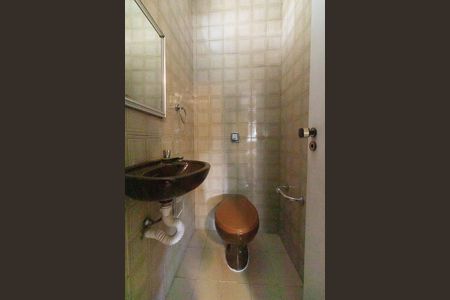 Casa à venda com 238m², 4 quartos e 1 vagaLavabo