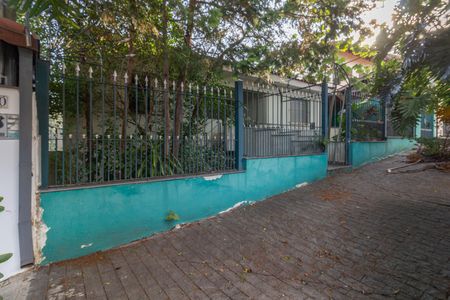 Casa à venda com 238m², 4 quartos e 1 vagaFachada