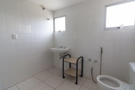 Casa à venda com 238m², 4 quartos e 1 vagaBanheiro 1