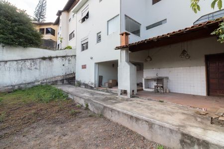 Casa à venda com 238m², 4 quartos e 1 vagaQuintal 