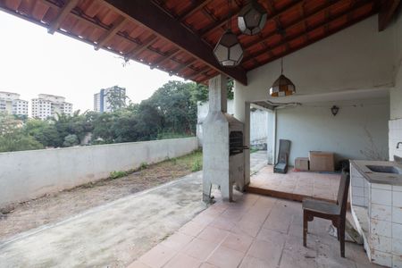 Casa à venda com 238m², 4 quartos e 1 vagaQuintal 