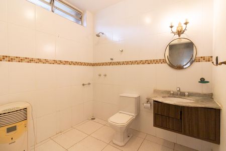 Casa à venda com 238m², 4 quartos e 1 vagaBanheiro 2