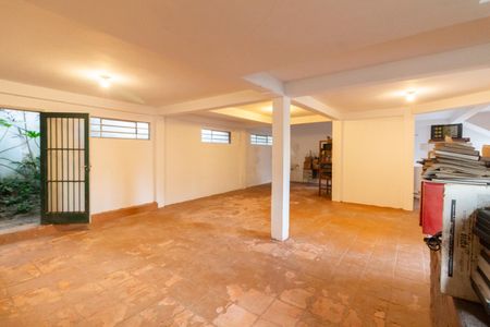 Casa à venda com 238m², 4 quartos e 1 vagaSalão de festas