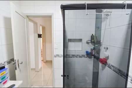 Casa para alugar com 117m², 2 quartos e 1 vaga Casa para alugar com 117m², 2 quartos e 1 vagaBanheiro Social