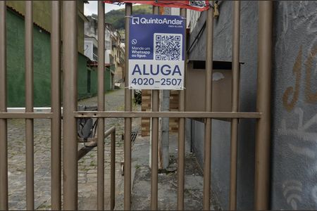 Casa para alugar com 117m², 2 quartos e 1 vaga Casa para alugar com 117m², 2 quartos e 1 vagaFachada