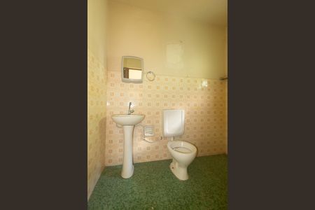 Casa para alugar com 60m², 2 quartos e 1 vaga Casa para alugar com 60m², 2 quartos e 1 vagaBanheiro