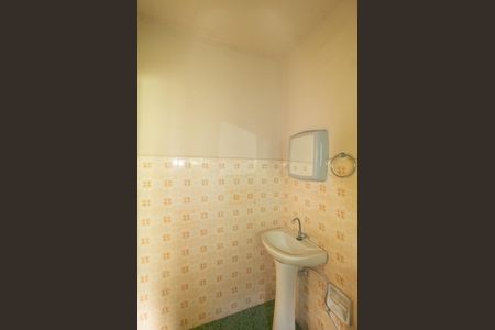 Casa para alugar com 60m², 2 quartos e 1 vaga Casa para alugar com 60m², 2 quartos e 1 vagaBanheiro