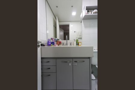 Apartamento à venda com 100m², 3 quartos e 2 vagas Apartamento à venda com 100m², 3 quartos e 2 vagasBanheiro da Suíte