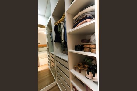 Apartamento à venda com 100m², 3 quartos e 2 vagas Apartamento à venda com 100m², 3 quartos e 2 vagasCloset da suíte