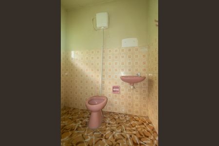 Casa para alugar com 60m², 2 quartos e 1 vaga Casa para alugar com 60m², 2 quartos e 1 vagaBanheiro