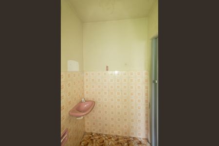 Casa para alugar com 60m², 2 quartos e 1 vaga Casa para alugar com 60m², 2 quartos e 1 vagaBanheiro