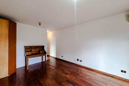 Casa para alugar com 380m², 3 quartos e 2 vagas Casa para alugar com 380m², 3 quartos e 2 vagasQuarto 1 - Suíte