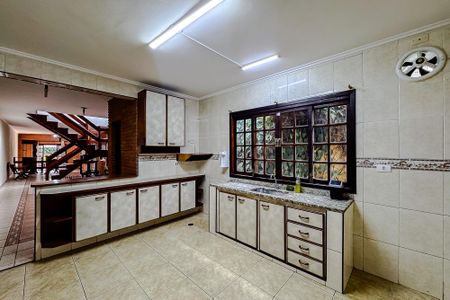 Casa para alugar com 380m², 3 quartos e 2 vagas Casa para alugar com 380m², 3 quartos e 2 vagasCozinha
