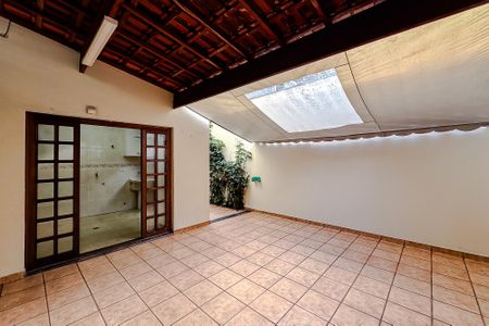Casa para alugar com 380m², 3 quartos e 2 vagas Casa para alugar com 380m², 3 quartos e 2 vagasÁrea externa