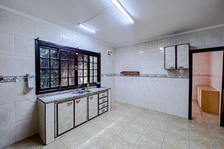 Casa para alugar com 380m², 3 quartos e 2 vagas Casa para alugar com 380m², 3 quartos e 2 vagasCozinha