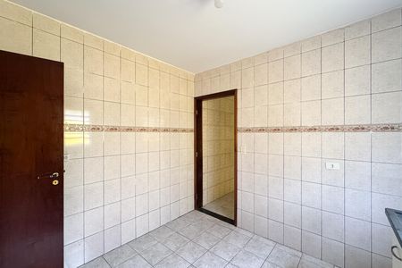Casa para alugar com 100m², 2 quartos e 2 vagasCozinha 