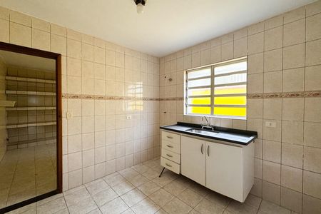 Casa para alugar com 100m², 2 quartos e 2 vagasCozinha 