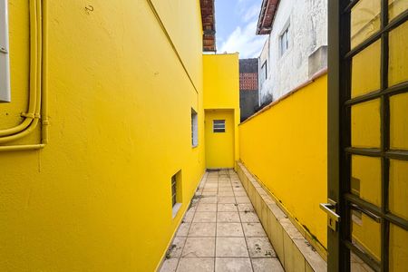 Casa para alugar com 100m², 2 quartos e 2 vagasQuintal 