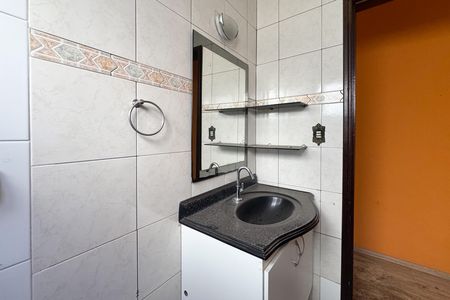 Casa para alugar com 100m², 2 quartos e 2 vagasBanheiro Social
