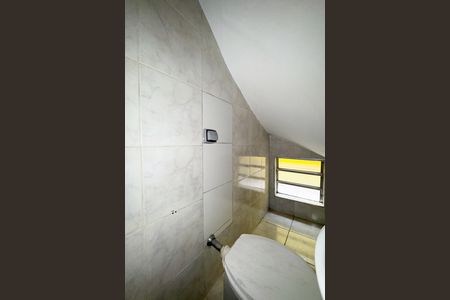 Casa para alugar com 100m², 2 quartos e 2 vagasLavabo 