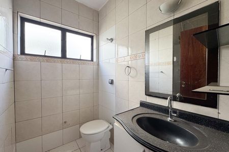 Casa para alugar com 100m², 2 quartos e 2 vagasBanheiro Social