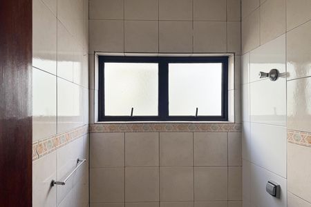 Casa para alugar com 100m², 2 quartos e 2 vagasBanheiro Social