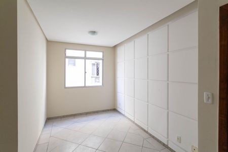 Apartamento à venda com 77m², 2 quartos e 1 vaga Apartamento à venda com 77m², 2 quartos e 1 vagaSala