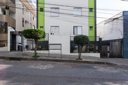 Apartamento à venda com 77m², 2 quartos e 1 vaga Apartamento à venda com 77m², 2 quartos e 1 vagaFachada